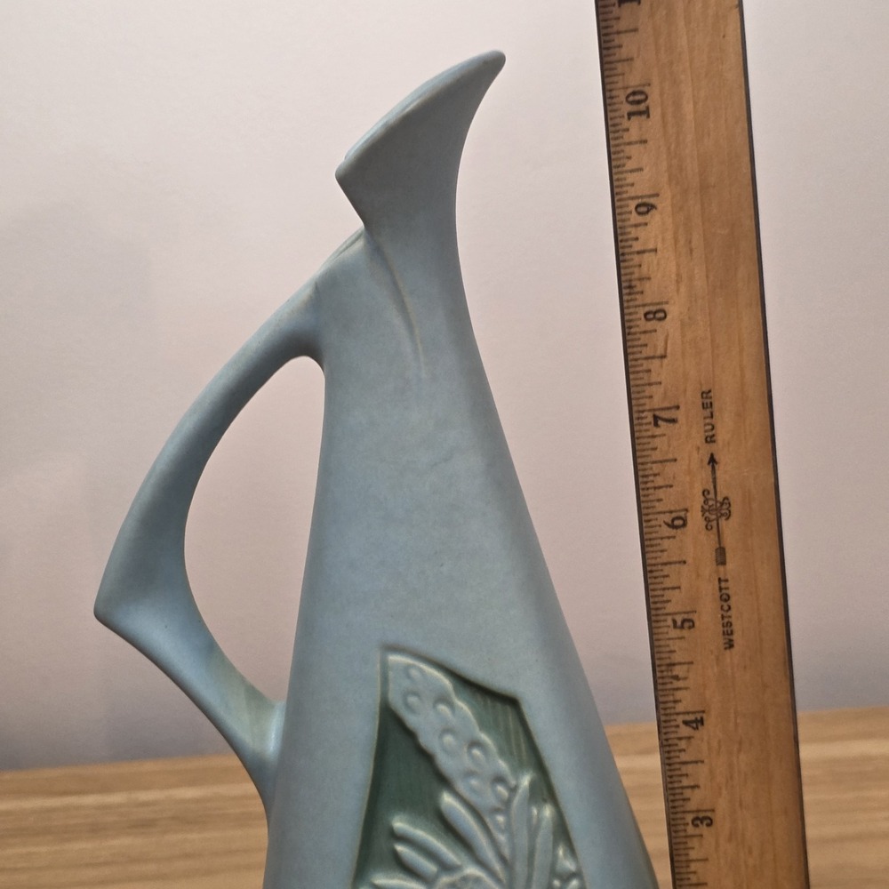 Roseville Vintage Pottery Silhouette Ewer/Pitcher, Shape 717-10, Cameo Green - Picture 11 of 12
